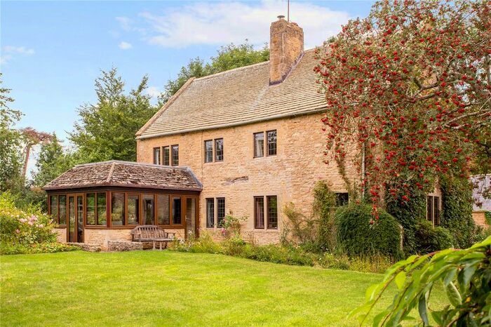 4 Bedroom Detached House For Sale In Upper Milton, Milton-Under-Wychwood, Chipping Norton, Oxfordshire OX7