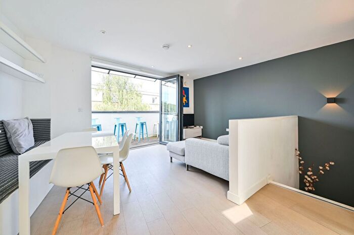 2 Bedroom Flat For Sale In Old Dairy Apartments, Blue Anchor Lane, South Bermondsey, London, SE16