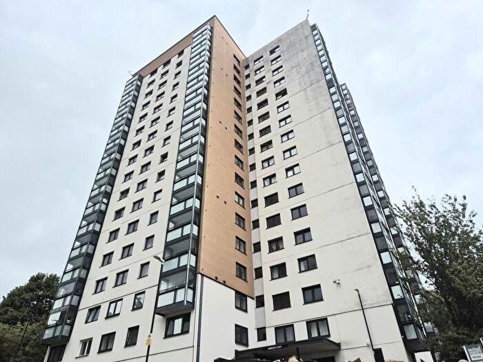 2 Bedroom Apartment To Rent In Wheatley Court, Halifax, HX2