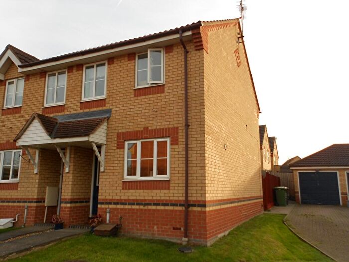 2 Bedroom End Of Terrace House To Rent In Redwing Close, Stanground, PE2