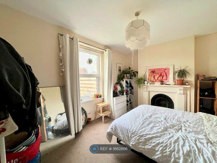 2 Bedroom Flat To Rent In Belmont Road, Bristol, BS6