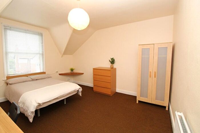 1 Bedroom Semi-Detached House To Rent In ( Bed) Musters Road, West Bridgford, NG2