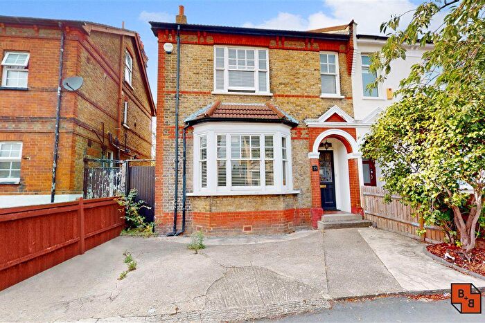 4 Bedroom Semi Detached House To Rent In Vincent Road, Croydon, Surrey, CR0