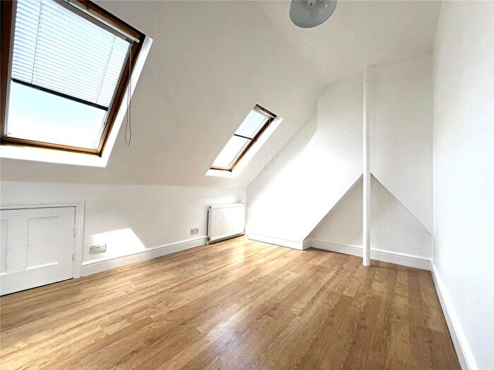 1 Bedroom Flat For Sale In Mayfield Road, South Croydon, Sanderstead, CR2