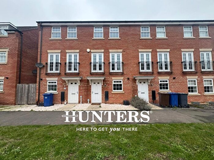 3 Bedroom Town House To Rent In Coupland Road, Selby, YO8