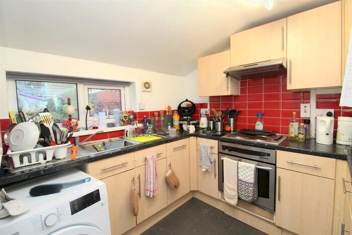 5 Bedroom House To Rent In Miskin Street, Cathays, Cardiff, CF24