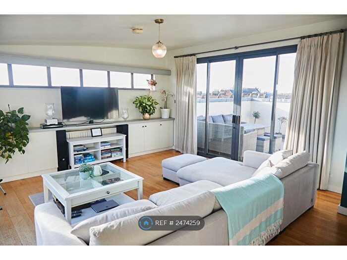 3 Bedroom Flat To Rent In Malwood Road, London, SW12