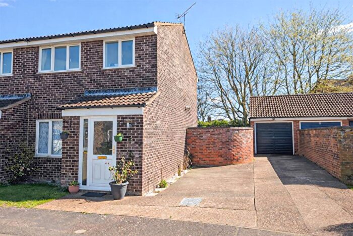 3 Bedroom Semi-Detached House For Sale In Magnolia Close, Red Lodge, Bury St. Edmunds, IP28