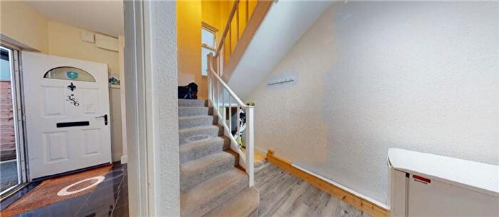 3 Bedroom Apartment To Rent In Brighton Road, South Croydon, CR2