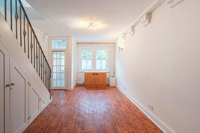 2 Bedroom Terraced House To Rent In Maryon Mews, Hampstead, London, NW3