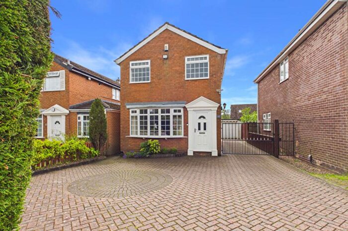 4 Bedroom Detached House To Rent In Red Hall Lane, Leeds, West Yorkshire, LS14