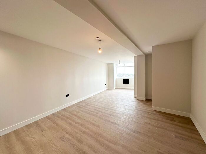 2 Bedroom Flat To Rent In Barnsley, S70