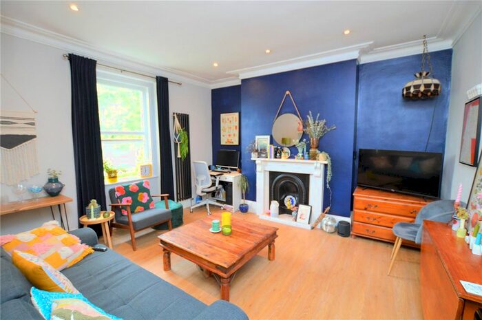 2 Bedroom Flat To Rent In Belvedere Road, London, SE19