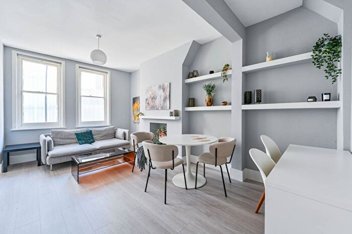 1 Bedroom Flat For Sale In Cleveland Street, Fitzrovia, London, W1T