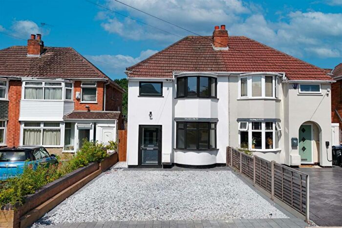 3 Bedroom Semi-Detached House For Sale In Parkdale Road, Birmingham, B26