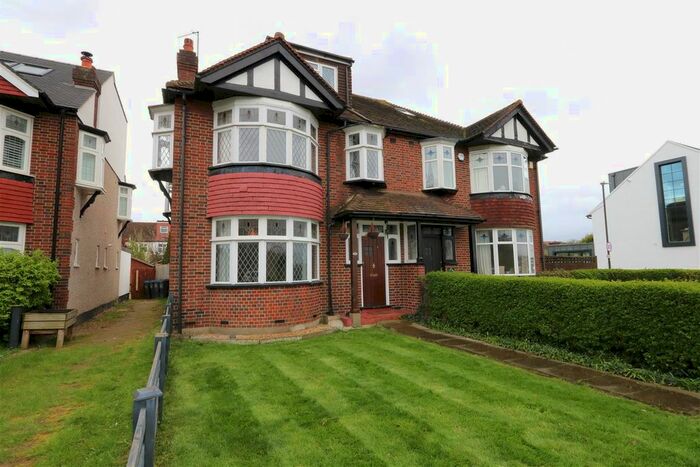 4 Bedroom Property To Rent In Cannon Hill Lane, London, SW20