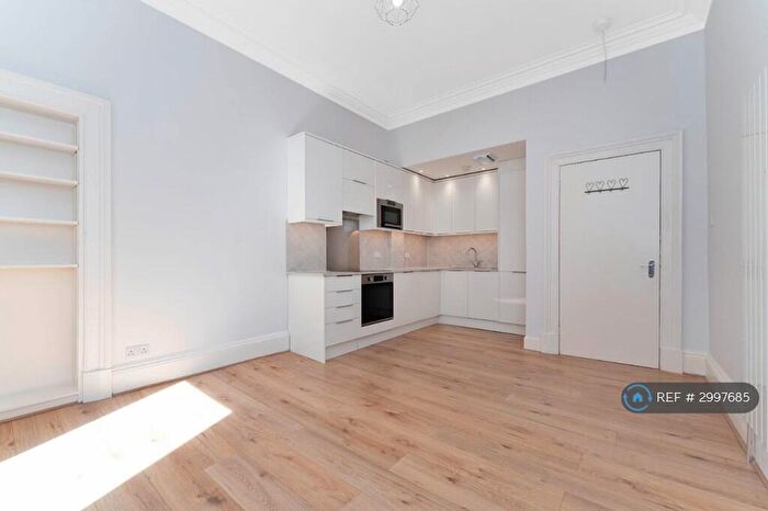 2 Bedroom Flat To Rent In Brunswick Road, Edinburgh, EH7