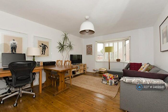 2 Bedroom Flat To Rent In Bunning Way, London, N7