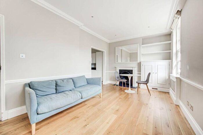 2 Bedroom Flat To Rent In Edith Grove, Chelsea, London, SW10