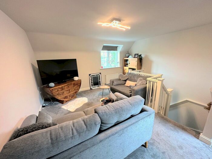 1 Bedroom Flat To Rent In Pippin Court, Halifax, HX2