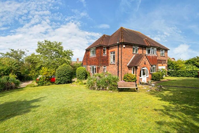 5 Bedroom House To Rent In Poltimore Road Guildford, GU2