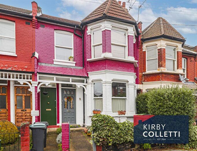 2 Bedroom Maisonette To Rent In South View Road, London, N8