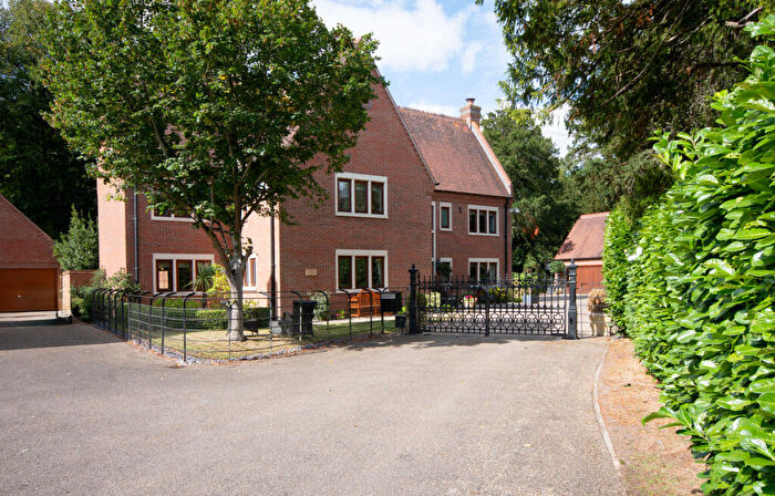 6 Bedroom Detached House For Sale In Bunny Hall Park, Nottingham, NG11