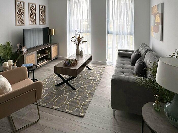 1 Bedroom Apartment For Sale In Oldfield Road, Manchester, Greater Manchester, M5