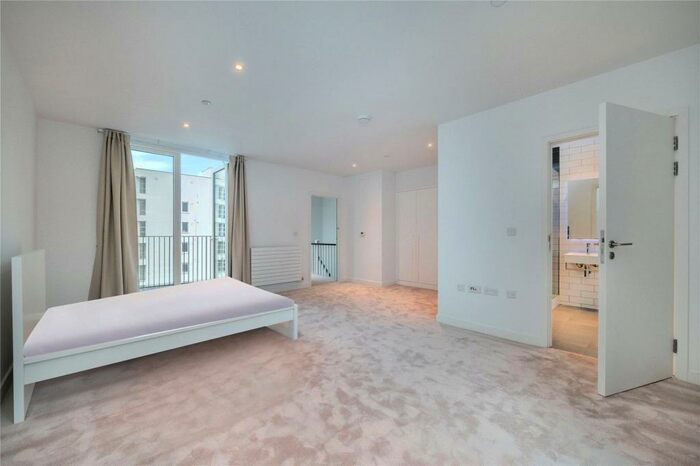 5 Bedroom Terraced House To Rent In Starboard Way, London, E16