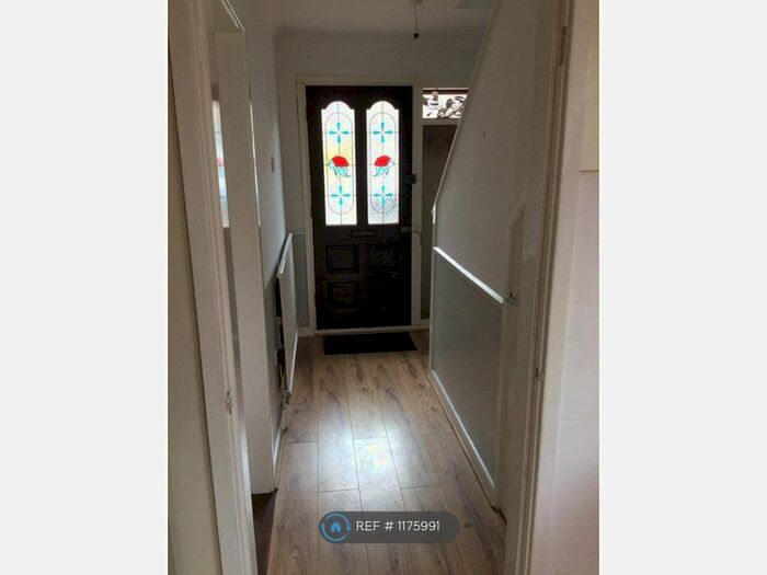 3 Bedroom Semi-Detached House To Rent In St. Annes Road, Kettering, NN15