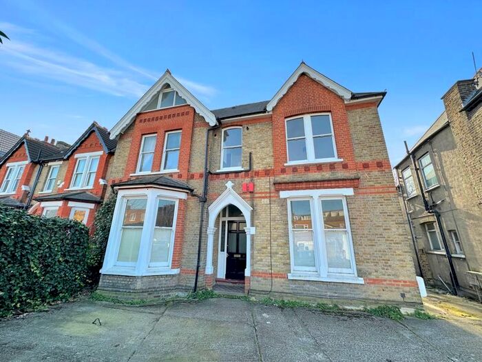 2 Bedroom Flat To Rent In Madeley Road, Ealing, W5