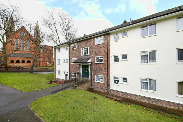 2 Bedroom Flat To Rent In Auckland Rise, London, SE19