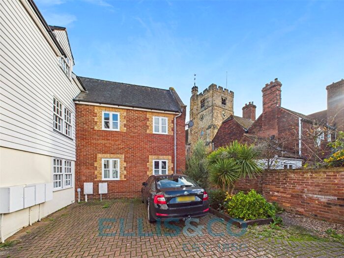 2 Bedroom End Of Terrace House For Sale In Kinnings Row, Tonbridge, Kent, TN9