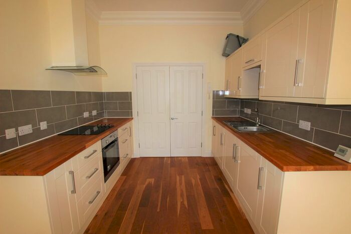 1 Bedroom Flat To Rent In West Street, Tavistock PL19
