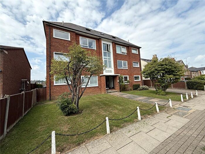 2 Bedroom Property For Sale In Leicester Road, New Barnet, EN5