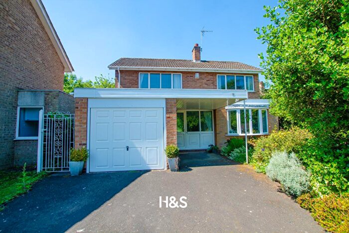 3 Bedroom Detached House For Sale In Walcot Green, Dorridge, Solihull, B93