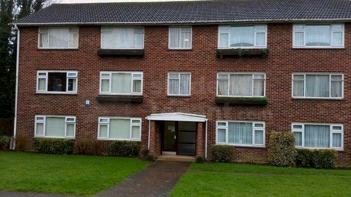 3 Bedroom Flat To Rent In Beaconsfield Road, CT2