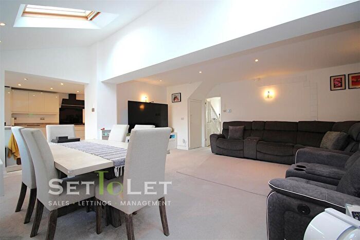 4 Bedroom House For Sale In Ash Tree Road, Oadby, Leicester, LE2