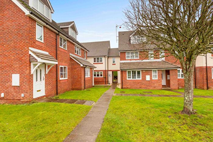 2 Bedroom Flat To Rent In Derwent Close, Amersham, HP7