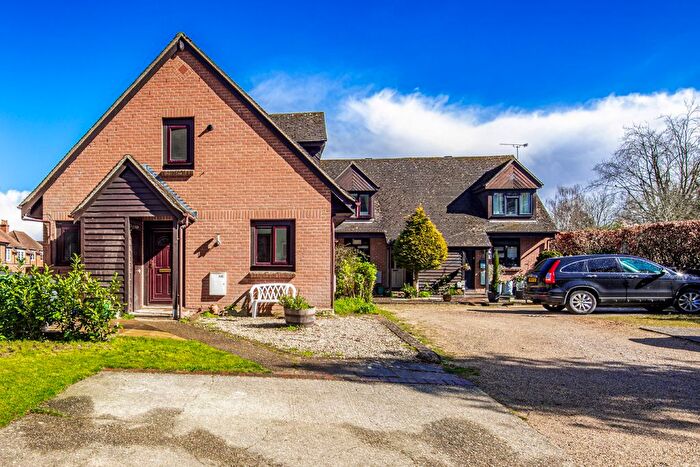 2 Bedroom Property For Sale In C Wallingford Road, Goring On Thames, RG8