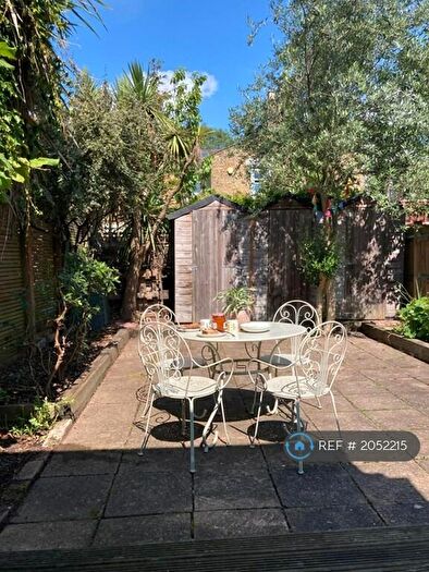 2 Bedroom Flat To Rent In Ground Floor, London, SE15