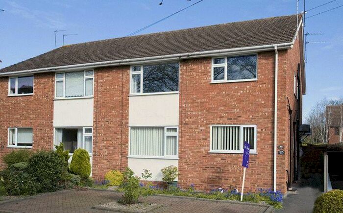 2 Bedroom Ground Flat To Rent In Priory Road, Oldswinford, DY8