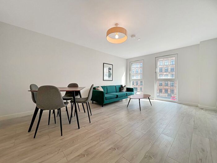 2 Bedroom Flat To Rent In Block E, Victoria Riverside, Leeds, LS10