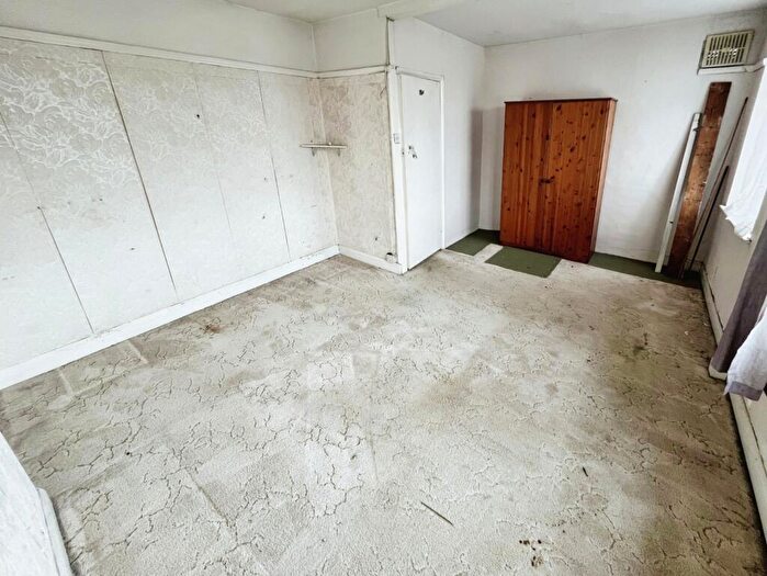 2 Bedroom Semi-Detached House For Sale In Henley Crescent, Leicester, Leicestershire, LE3