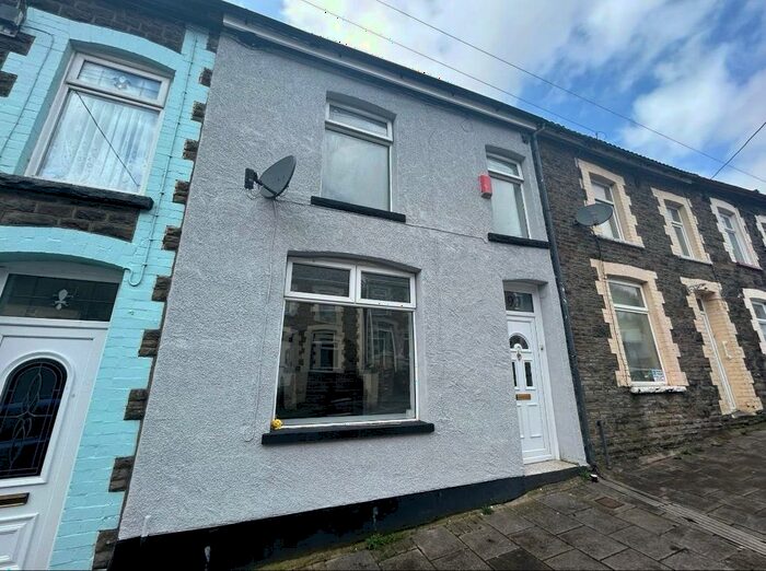 4 Bedroom Property To Rent In Charles Street, Porth, CF39