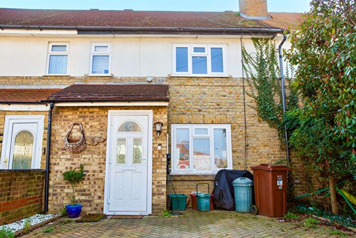 3 Bedroom Terraced House For Sale In Howard Road, Isleworth, TW7