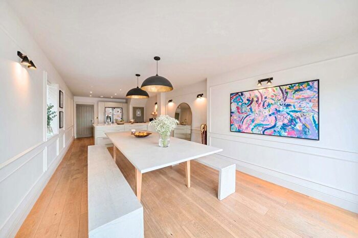 4 Bedroom Semi-Detached House For Sale In Brambridge, Eastleigh, SO50