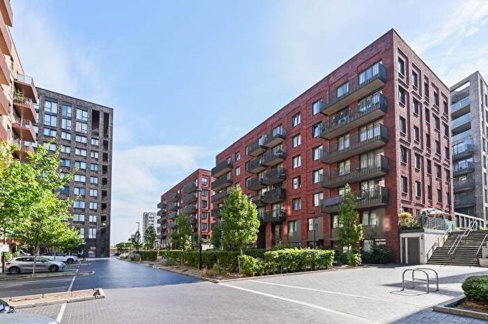 3 Bedroom Flat For Sale In Cavendish Square, Beckton, London, Greater London, E16
