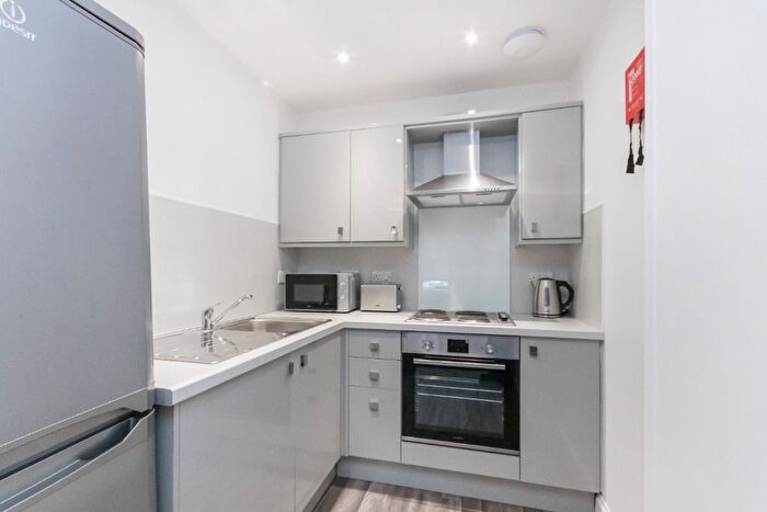 1 Bedroom Flat To Rent In Caledonian Crescent, Dalry, Edinburgh, EH11