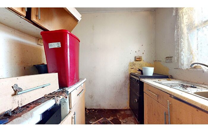 2 Bedroom End Of Terrace House For Sale In Elliott Street, Gravesend, DA12